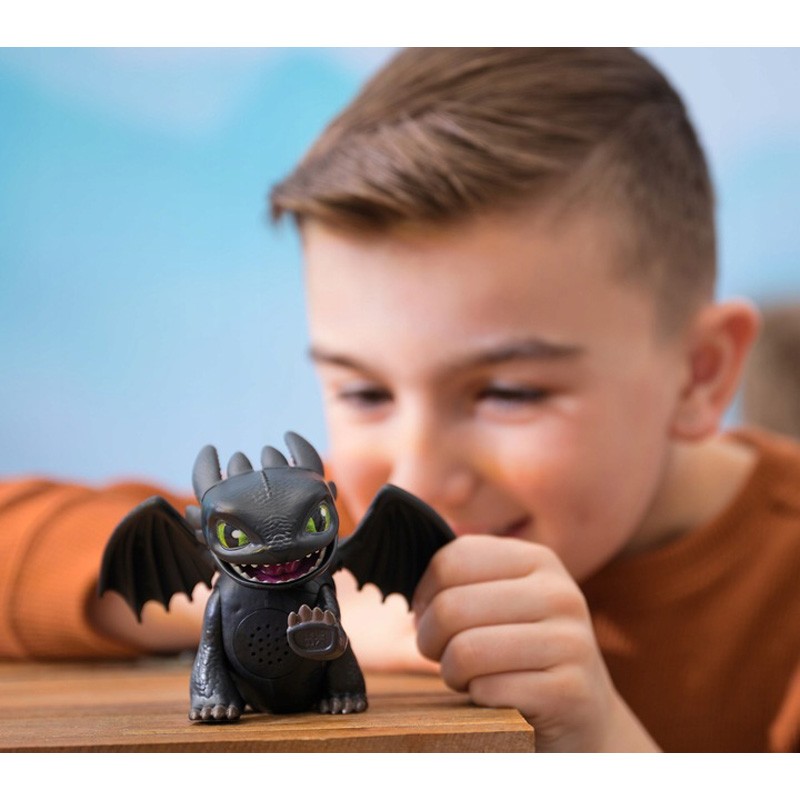 JAK-WYTRESOWAC-SMOKA-SZCZERBATEK-FIGURKA-INTERAKTYWNY-TOOTHLESS-25-DZWIEK-Marka-Spin-Master_800.jpg