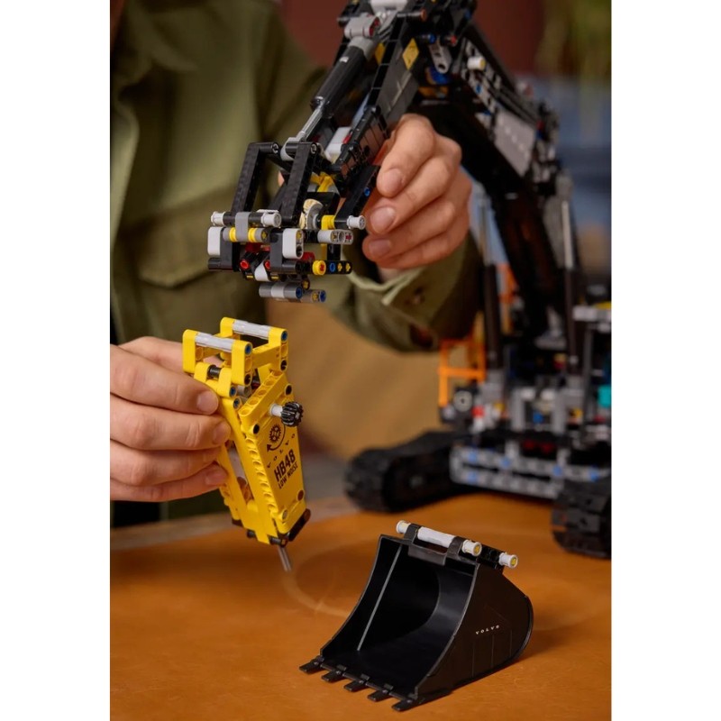 klocki-lego-technic-auto-koparka-volvo (2).jpg