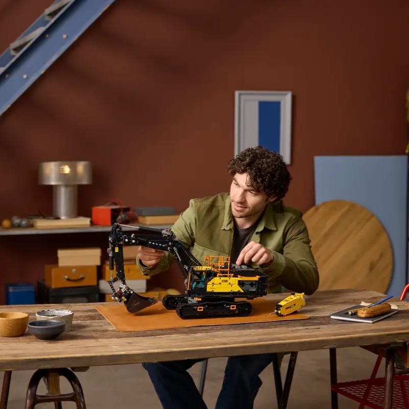 klocki-lego-technic-auto-koparka-volvo (3).jpg