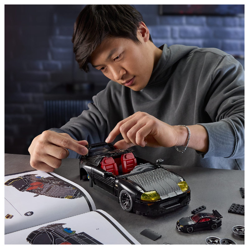 pol_pl_Hot-Wheels-Brick-Shop-zestaw-klocki-94-Toyota-Supra-MKIV-824-elementy-42469_6.jpg