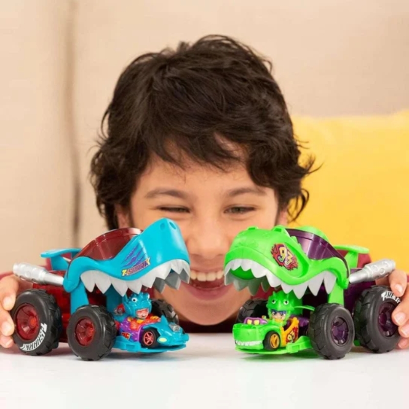T-Racers Samochód T-Shark Mega Wheels Wyrzutnia Z Autkiem I Figurką Kierowcy