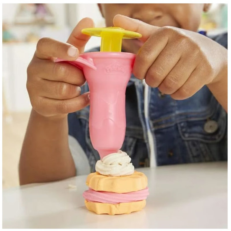 Play-Doh Kitchen Creations Ciastolina Masa Plastyczna Seria Kuchenna Zestaw Lody Lodziarnia Maszyna Do Lodów Akcesoria 3+